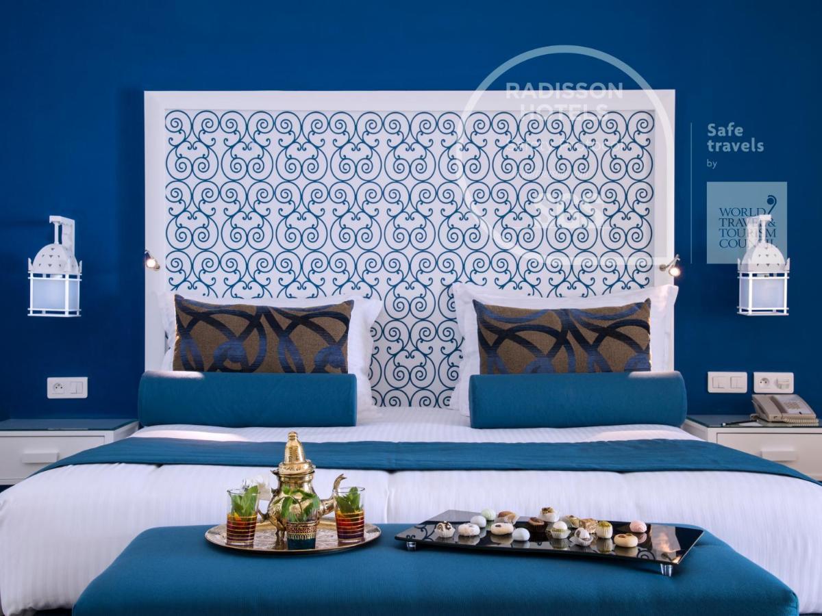 Radisson Blu Resort & Thalasso Hammamet Dış mekan fotoğraf A bedroom at Radisson Blu Hotel, Marrakech