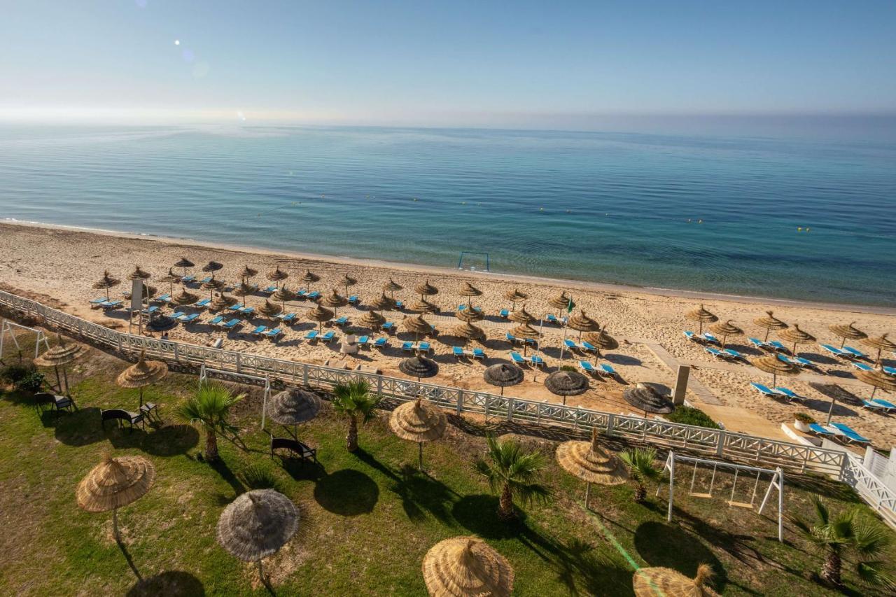 Radisson Blu Resort & Thalasso Hammamet Dış mekan fotoğraf The beach of the resort