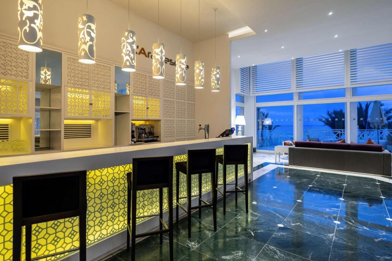 Radisson Blu Resort & Thalasso Hammamet Dış mekan fotoğraf The bar at the 101 Sky Lounge