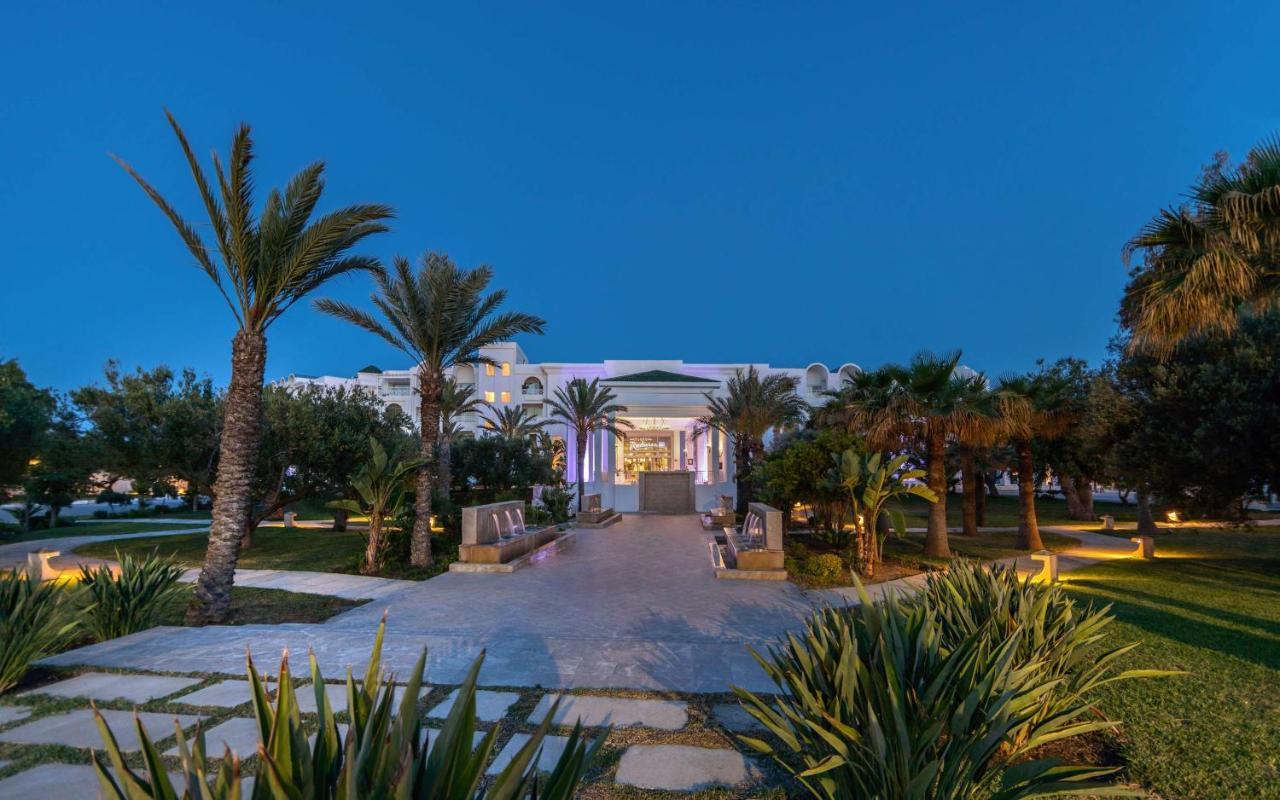 Radisson Blu Resort & Thalasso Hammamet Dış mekan fotoğraf The hotel at night