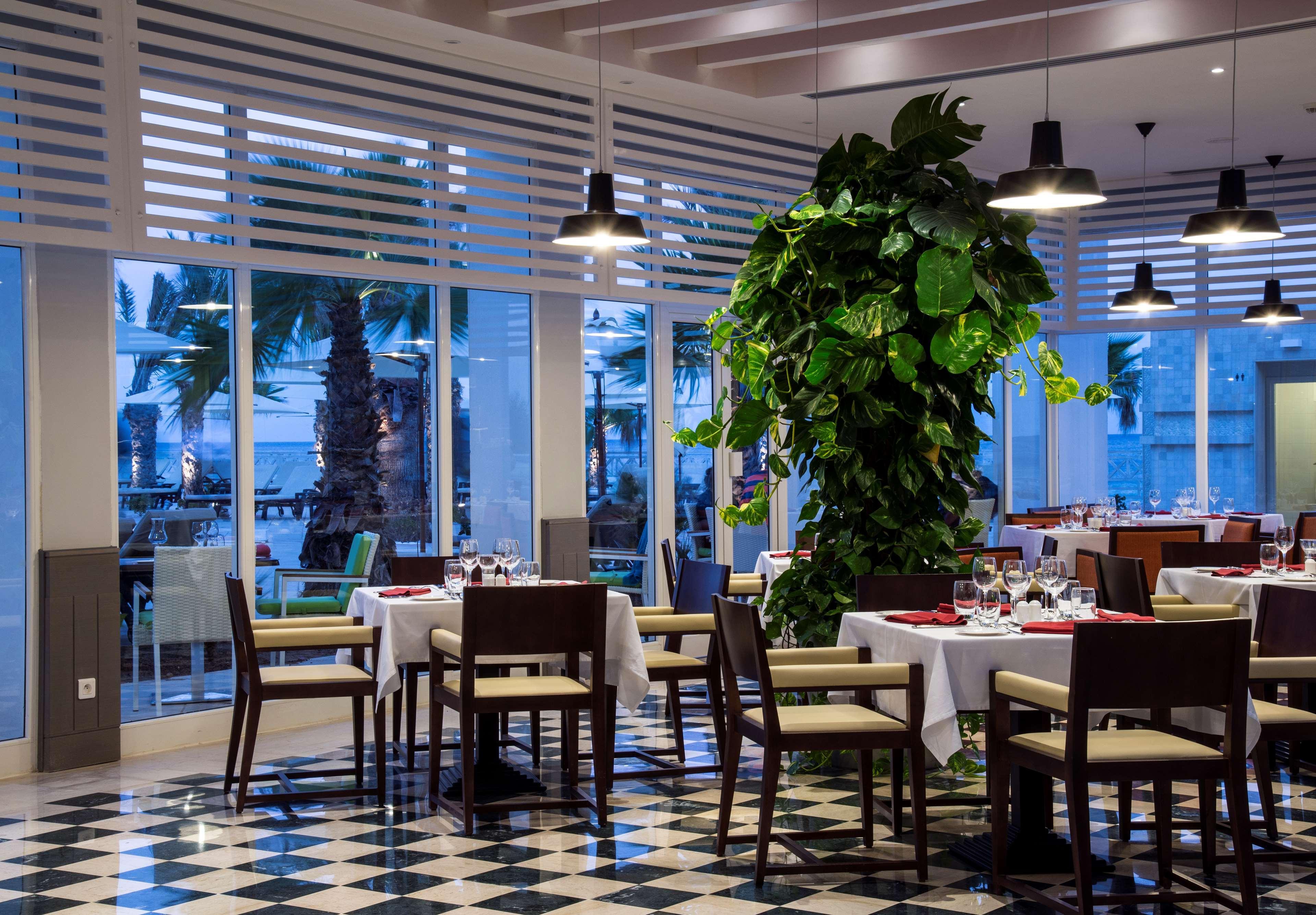 Radisson Blu Resort & Thalasso Hammamet Dış mekan fotoğraf The restaurant