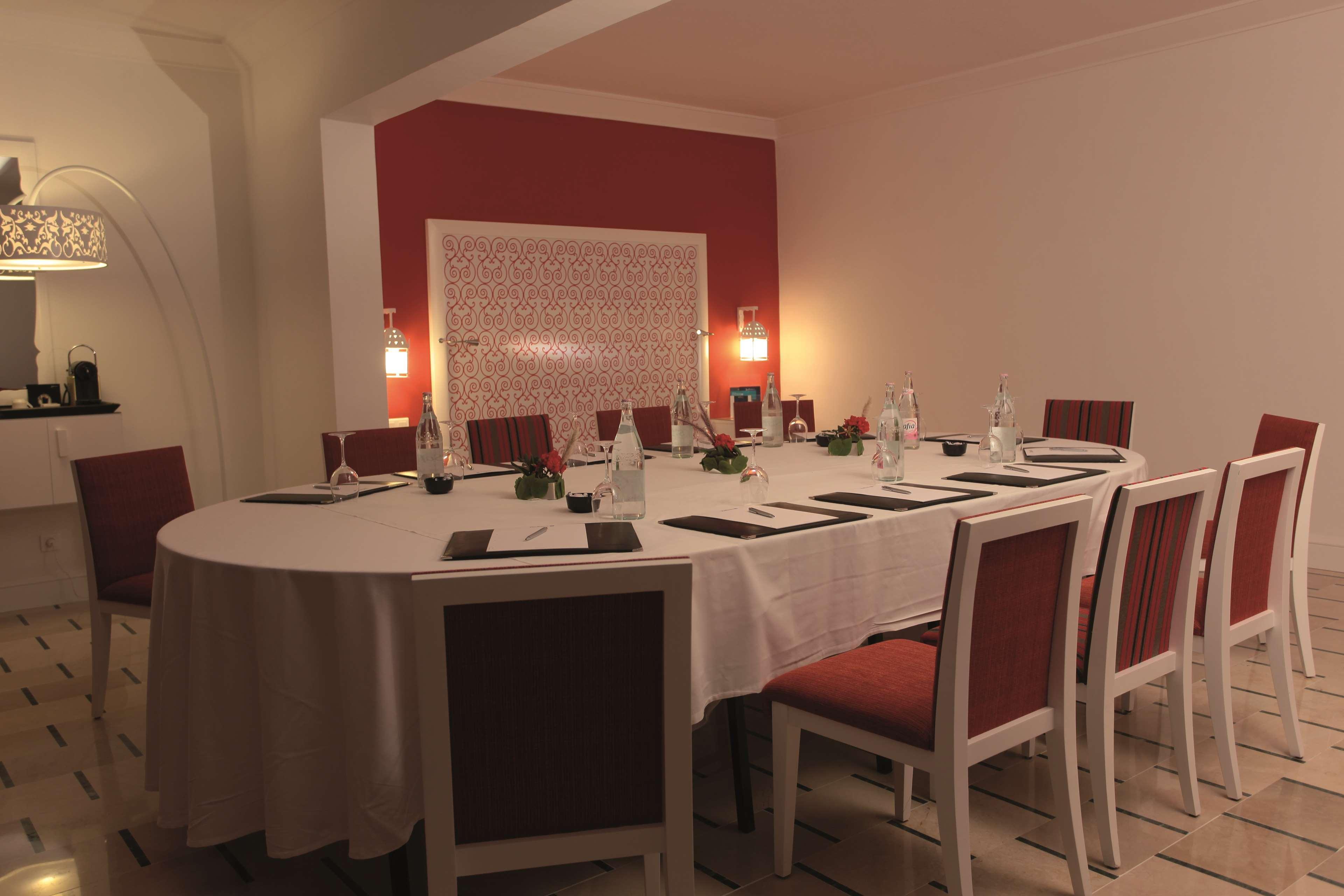 Radisson Blu Resort & Thalasso Hammamet Dış mekan fotoğraf A restaurant in the hotel