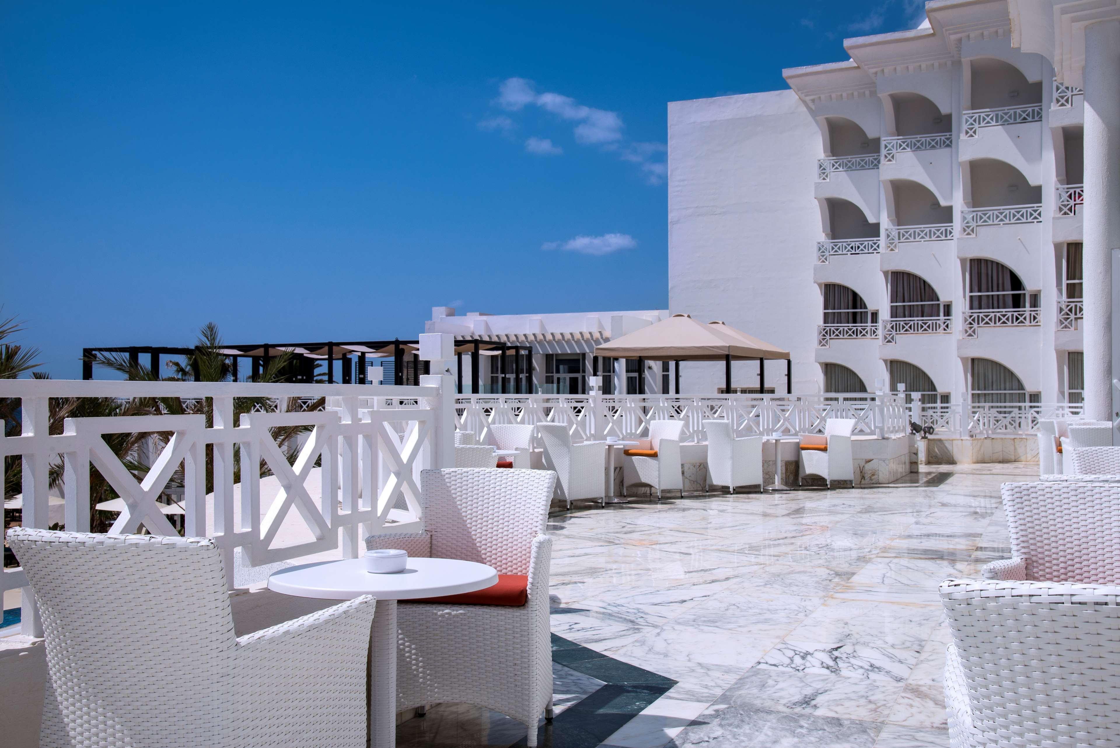 Radisson Blu Resort & Thalasso Hammamet Dış mekan fotoğraf The hotel's rooftop