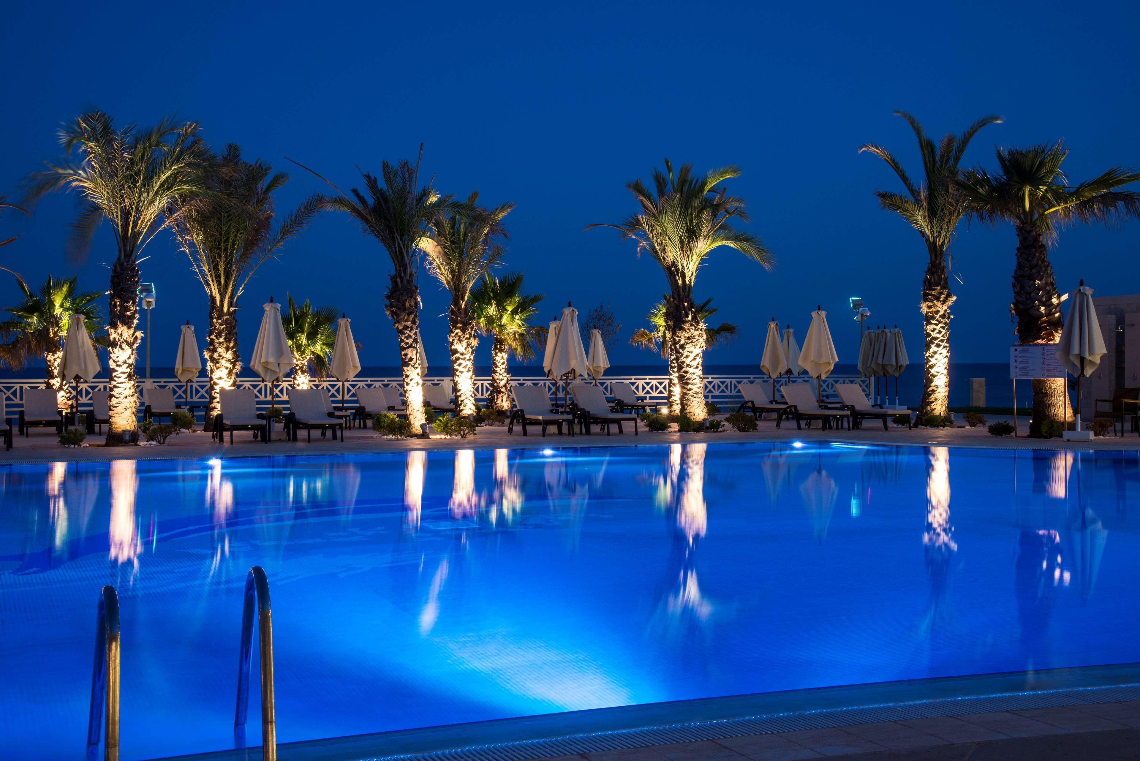Radisson Blu Resort & Thalasso Hammamet Dış mekan fotoğraf The pool at the hotel